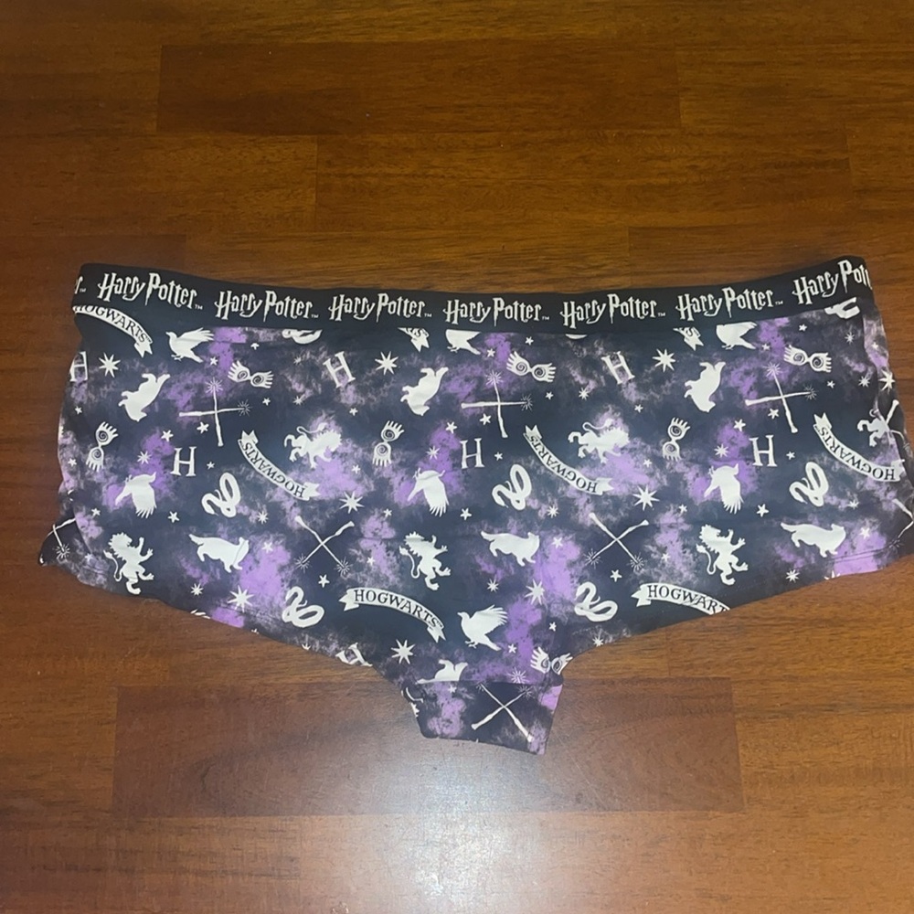 NWT Warner Bros. Harry Potter Women's Purple and Black Boyshorts - Picture 11 of 15